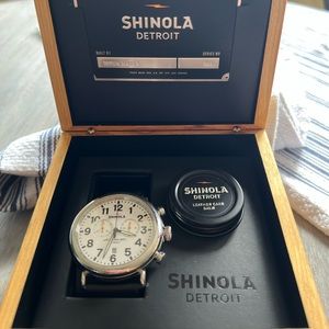 Shinola 47mm Runwell Chronograph. Great condition!
I’m looking for $500